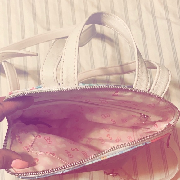 Hello Kitty Backpack - Picture 3 of 3